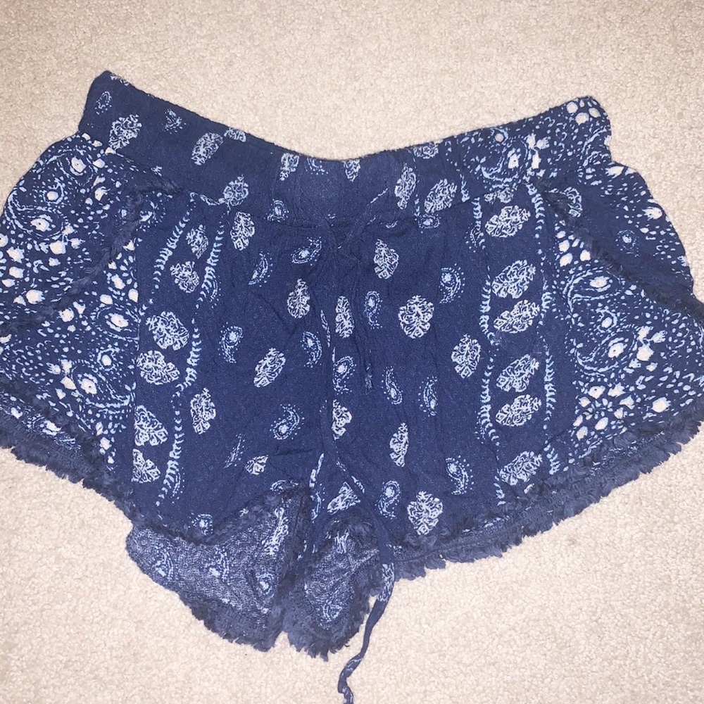 Blue pattern flowy shorts